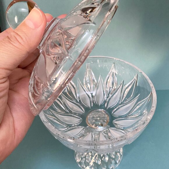 Vintage Crystal Glass Pedestal Candy Dish with Lid Unique Flame or Petal Design - Picture 8 of 9